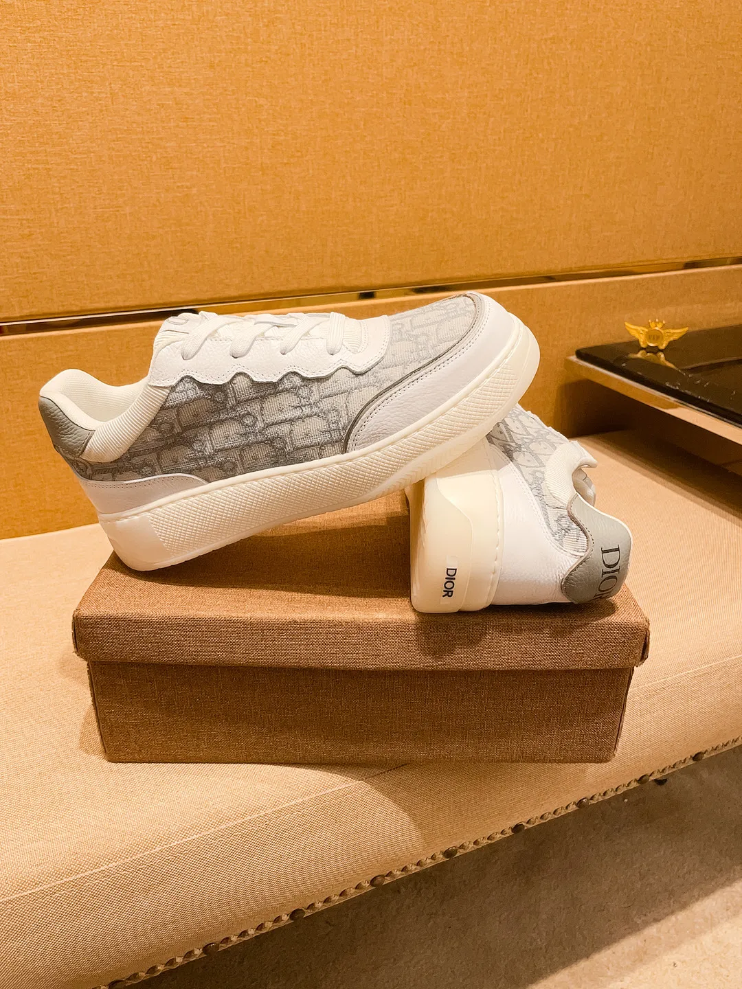 Men's shoes 💰 440💰【Dior】🔥Men's high-end brand of shoes official website 1:1 latest masterpiece: the upper is made of Italian imported first-layer cowhide with a comfortable and breathable lining➕original non-slip and wear-resistant outsole🔥, making walking more convenient and comfortable! An exclusive new model, a stunning work, a beautiful 1:1 replica [color] compared to the official quality! Create a fashionable personality to set off your uniqueness! A must-have for trendy men! Classic 🔥Size: 38-44 Color: 🔥 2⃣️colors available🔥